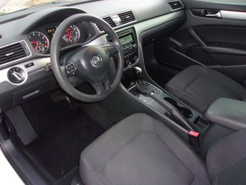 Used 2014 Volkswagen Passat 1.8T S FWD image 17
