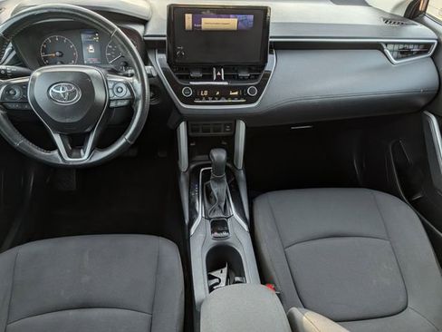 Used 2024 Toyota Corolla Cross LE FWD image 12