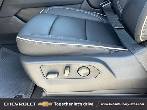 New 2026 Chevrolet Suburban Premier image 27