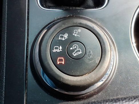 Certified 2019 Ford Explorer XLT w/ Equipment Group 202A image 20