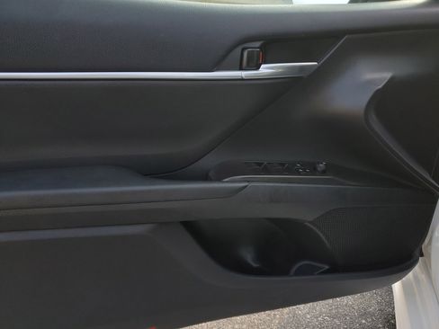 Used 2023 Toyota Camry SE image 17