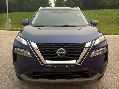 Certified 2023 Nissan Rogue SV w/ SV Premium B Package AWD/4WD image 3