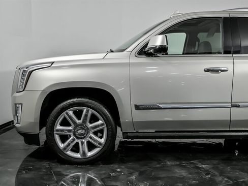 Used 2015 Cadillac Escalade Premium image 6