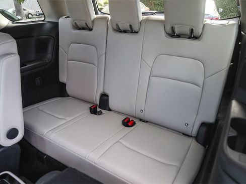 Certified 2024 Nissan Pathfinder SL w/ SL Premium Package image 17