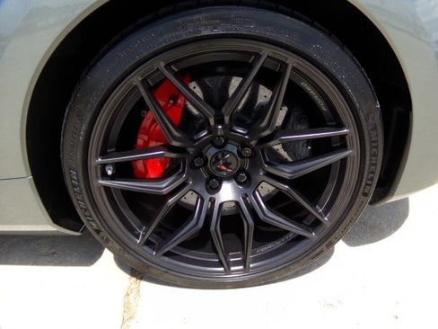 Used 2023 Chevrolet Corvette Z06 RWD image 9