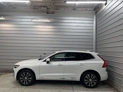Used 2022 Volvo XC60 B5 Inscription image 6