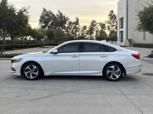 Used 2018 Honda Accord EX image 6