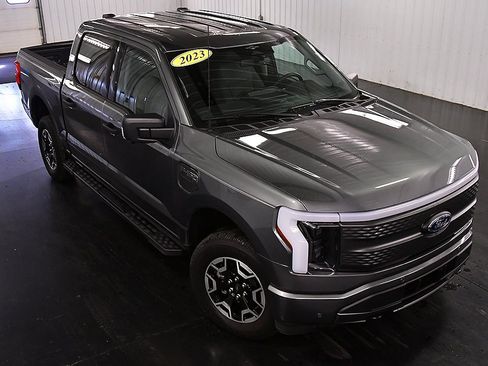 Used 2023 Ford F150 Lightning XLT image 14