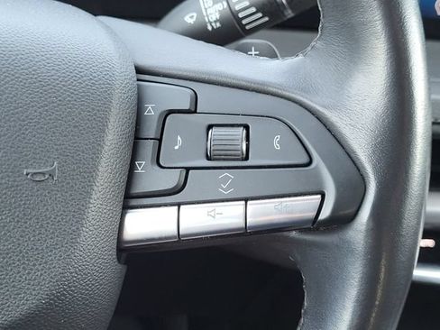 Used 2024 Cadillac XT4 Premium Luxury FWD image 17