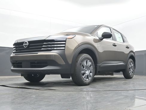 New 2026 Nissan Kicks S image 23