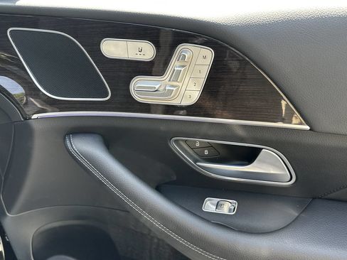 Certified 2025 Mercedes-Benz GLE 450e 4MATIC w/ Driver Assistance Package image 17