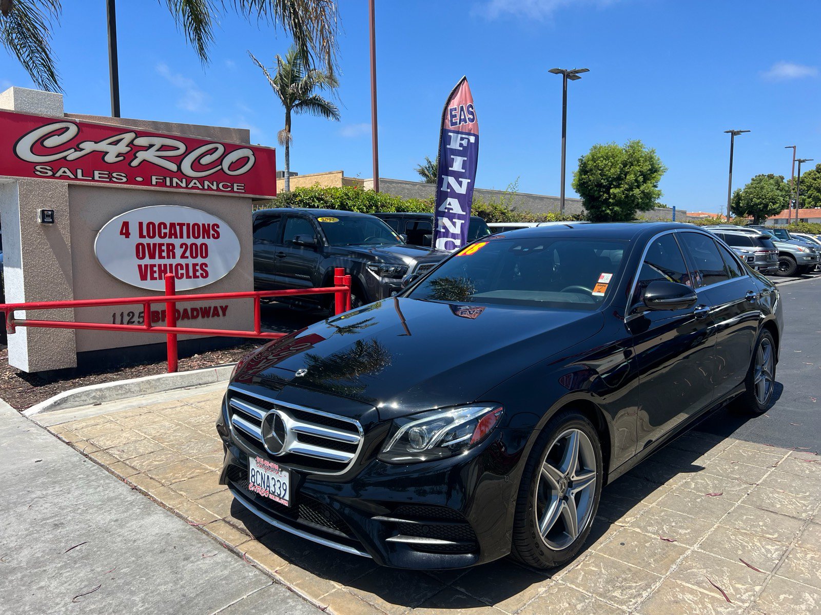 Used 2018 Mercedes-Benz E 400 4MATIC Sedan w/ Premium 3 Package image 4