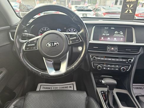 Used 2020 Kia Optima SE image 11