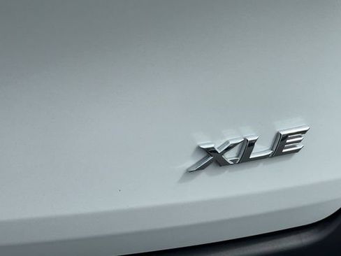 Used 2026 Toyota Sienna XLE FWD image 34