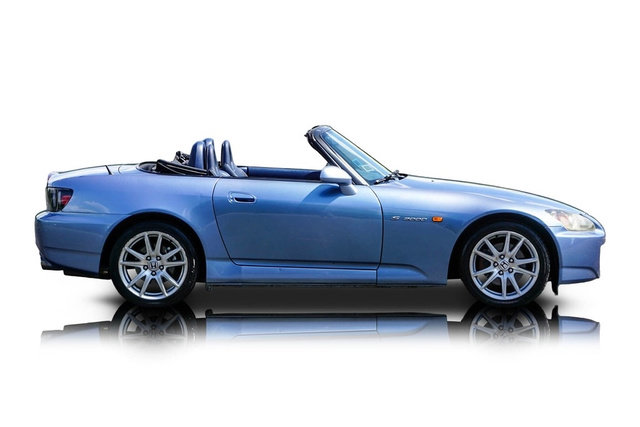 Used 2004 Honda S2000 image 2