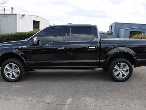 Used 2017 Ford F150 Platinum w/ Equipment Group 701A Luxury image 10