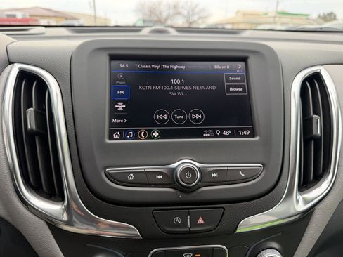 Used 2022 Chevrolet Equinox LT AWD/4WD image 16