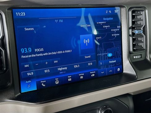 Used 2023 Ford Bronco Wildtrak image 15