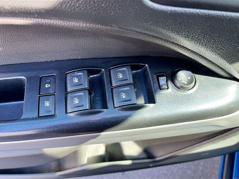 Used 2022 Chevrolet Colorado LT w/ Safety Package image 17