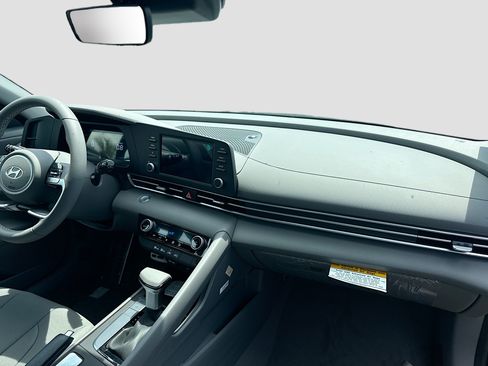 New 2026 Hyundai Elantra Sport FWD image 21