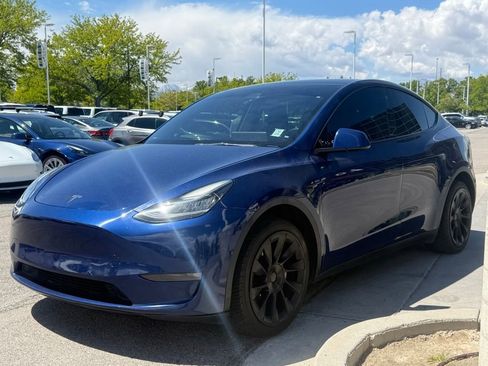 Used 2022 Tesla Model Y Long Range AWD/4WD image 4