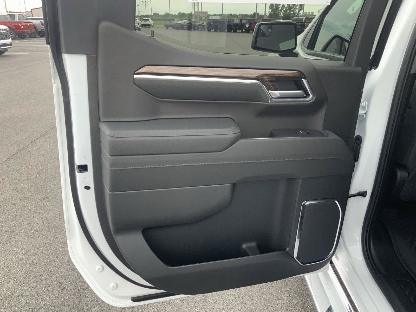 New 2026 Chevrolet Silverado 1500 RST w/ Z71 Off-Road Package AWD/4WD image 48