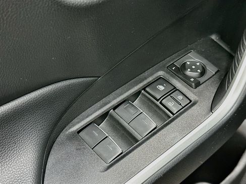 Used 2025 Toyota RAV4 XLE AWD/4WD image 15