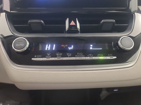 Used 2026 Toyota Corolla LE FWD image 35