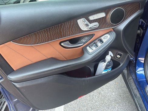 Used 2021 Mercedes-Benz GLC 300 image 7
