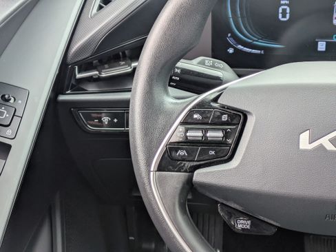 Certified 2025 Kia Niro LX FWD image 21