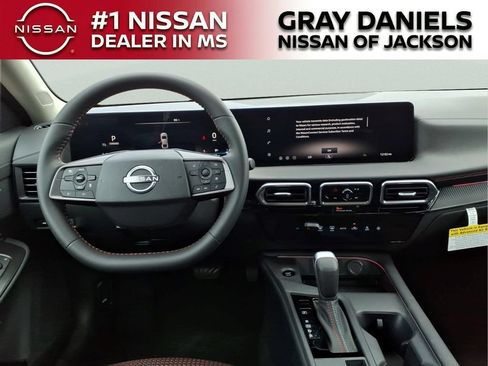 New 2026 Nissan Sentra SR w/ Floor Mat Package FWD image 8