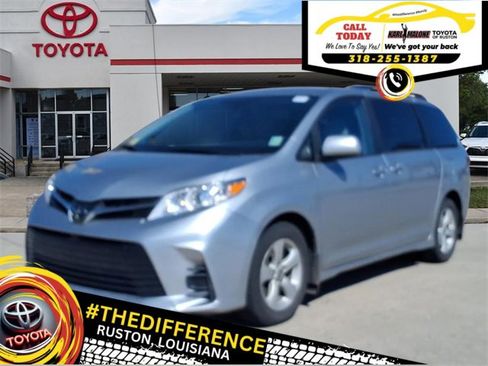Used 2020 Toyota Sienna LE image 1