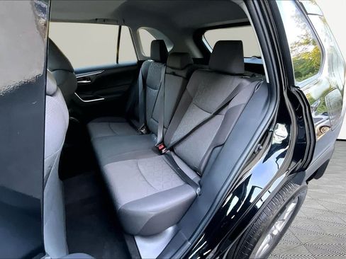 Used 2023 Toyota RAV4 XLE w/ Convenience Package FWD image 21