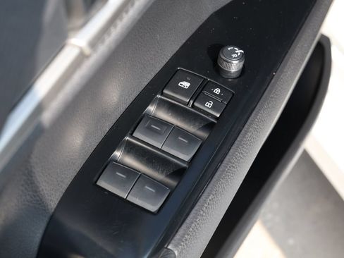 Used 2025 Toyota Camry SE FWD image 26
