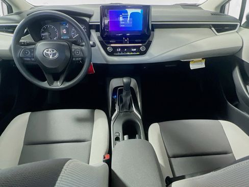 Used 2025 Toyota Corolla LE image 29