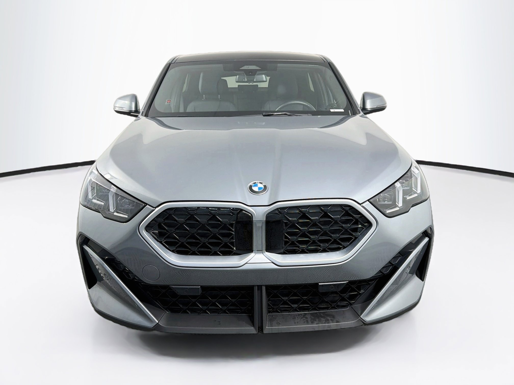 Used 2026 BMW X2 xDrive28i AWD/4WD image 2