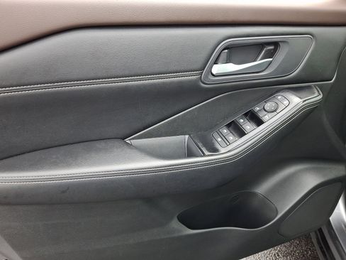 Certified 2023 Nissan Rogue SV w/ SV Premium B Package image 12