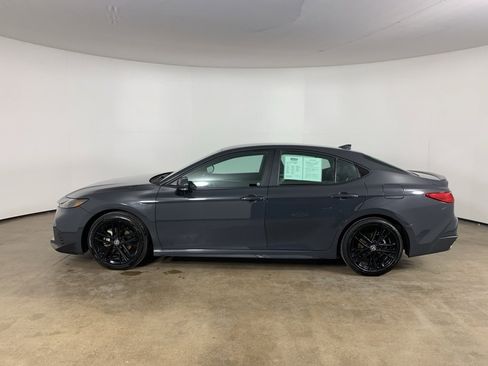 Used 2025 Toyota Camry SE image 16