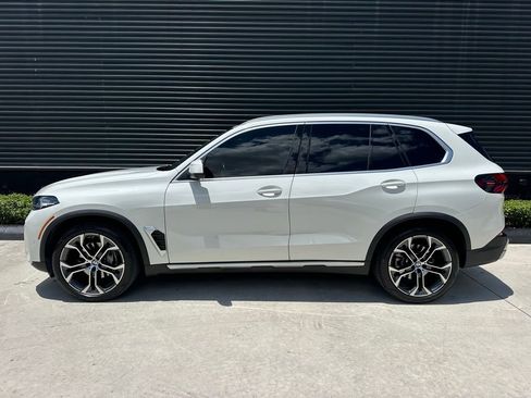 Used 2024 BMW X5 sDrive40i w/ Parking Assistance Package RWD image 2