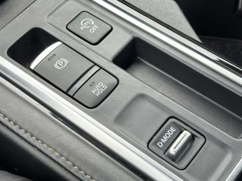Certified 2024 Nissan Pathfinder SV FWD image 17