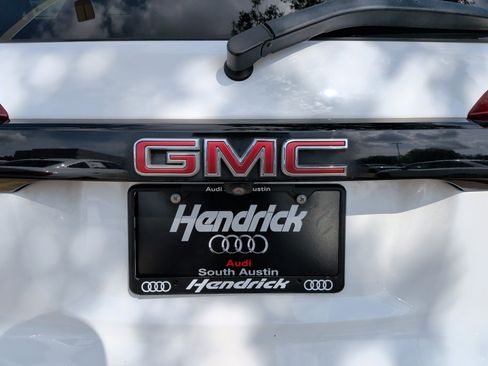 Used 2023 GMC Acadia SLE w/ Driver Convenience Package FWD image 38