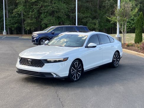 Certified 2023 Honda Accord Touring image 6