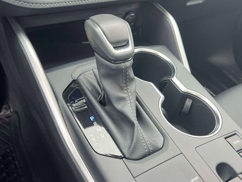 Used 2026 Toyota Highlander XLE AWD/4WD image 29