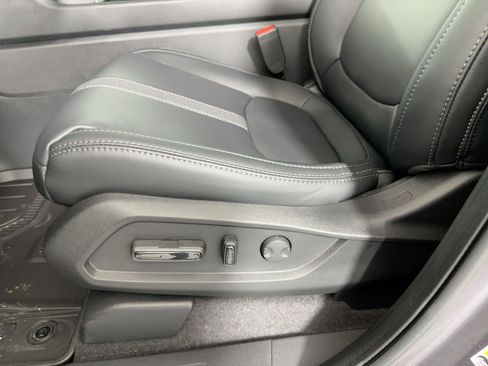 New 2025 Honda Pilot EX-L image 12