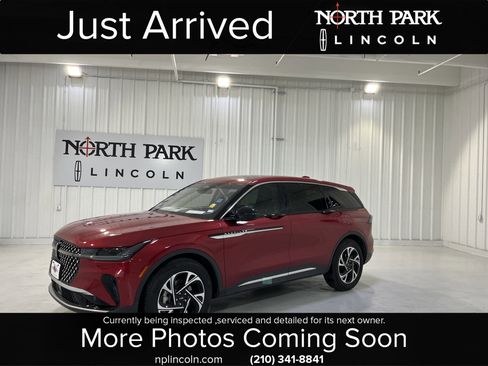 Used 2024 Lincoln Nautilus Premier w/ Equipment Group 102A image 1