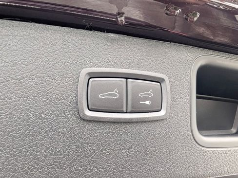 New 2026 Porsche Macan AWD/4WD image 18