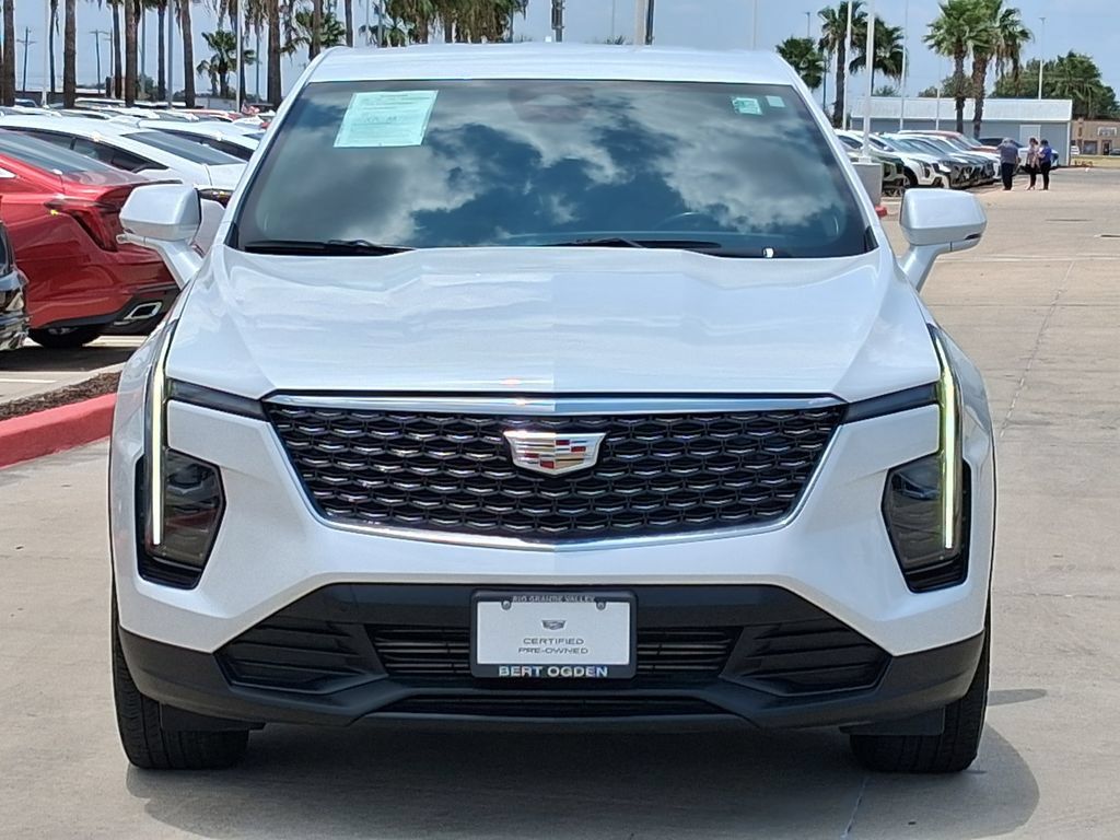 Used 2024 Cadillac XT4 Luxury w/ LPO, Floor Liner Package FWD image 2