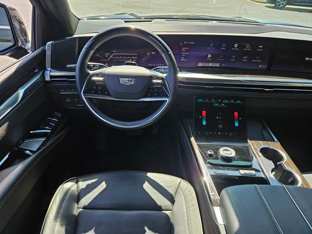 Certified 2026 Cadillac Escalade Luxury AWD/4WD image 11