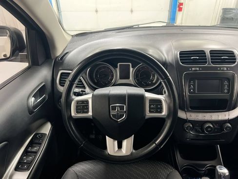 Used 2018 Dodge Journey SE w/ Connectivity Group FWD image 11