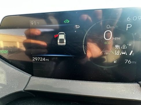 Used 2024 Toyota Prius XLE AWD/4WD image 11